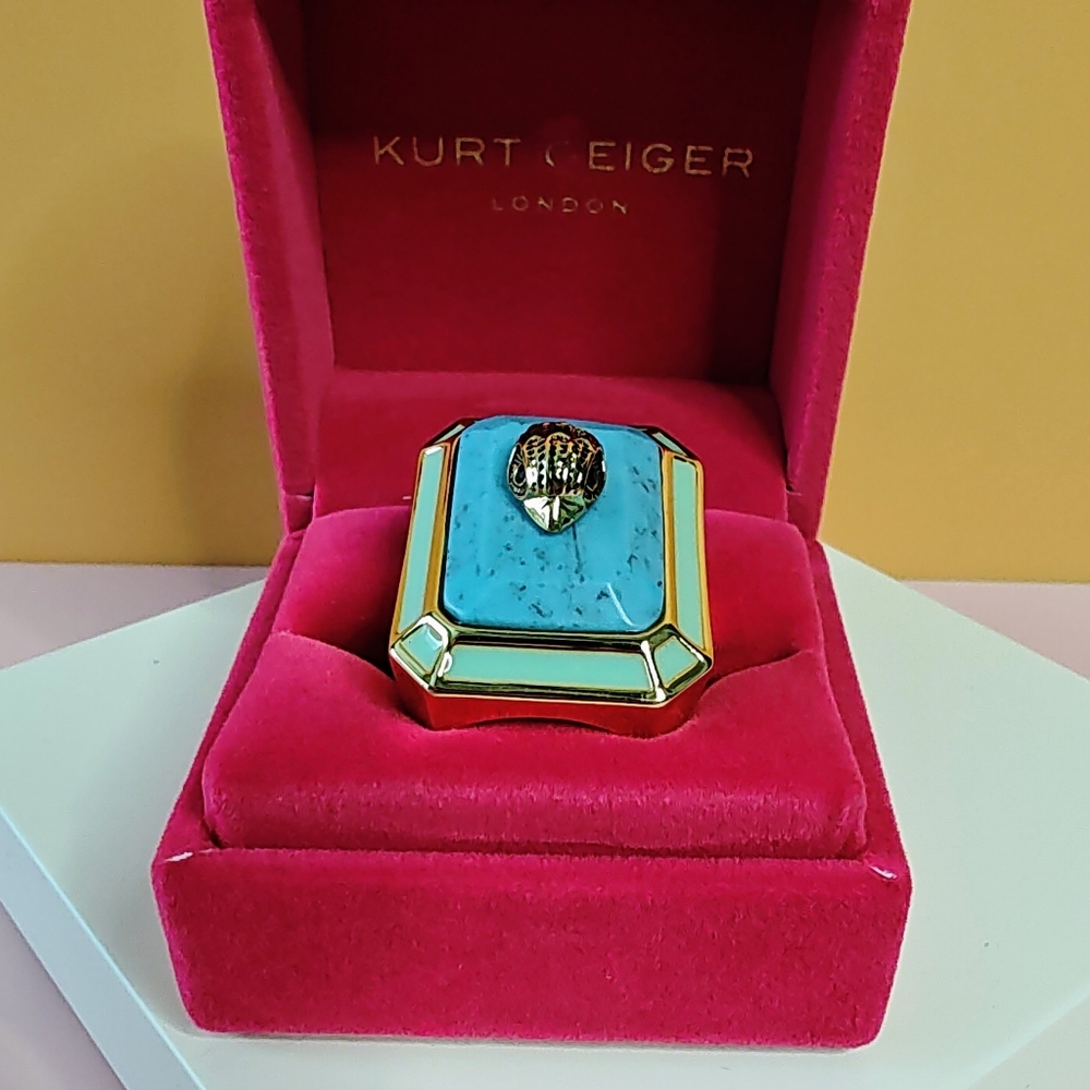 Incredible Kurt Geiger Falcon Crested Ring Size 8
